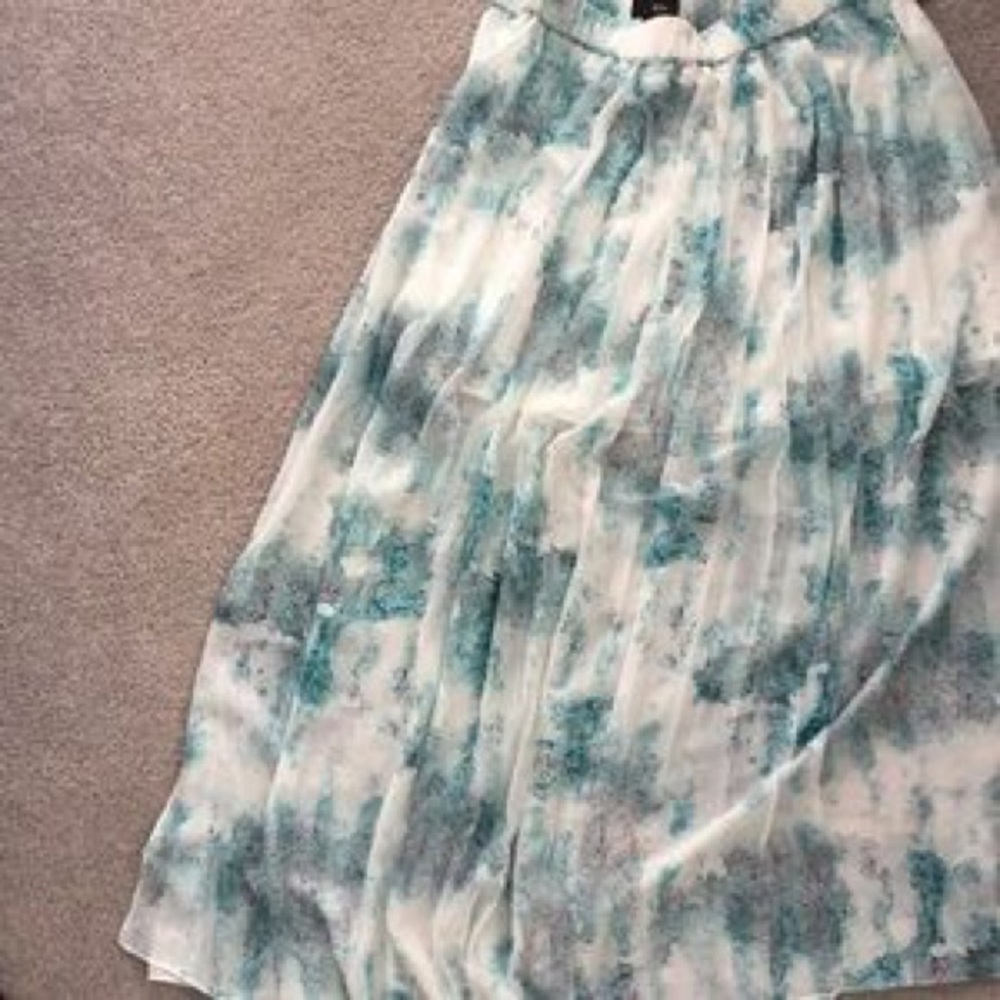 Maxi skirt! Sheer. Adorable - Picture 5 of 5